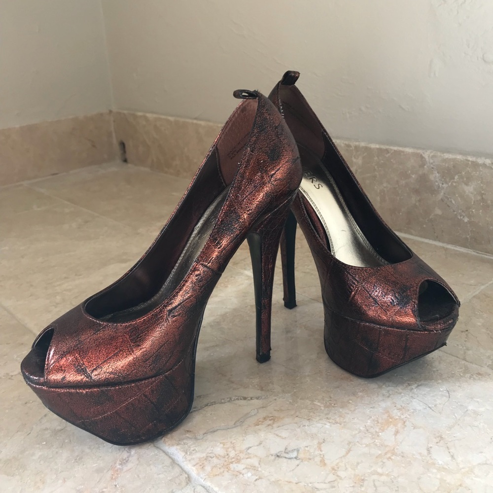 Bakers Copper Heels - Picture 2 of 4